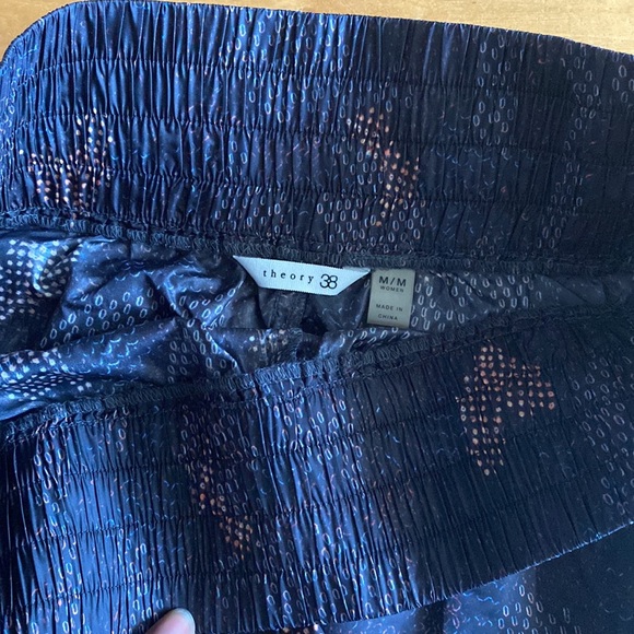 Theory 38 Athletic shorts - Picture 2 of 2